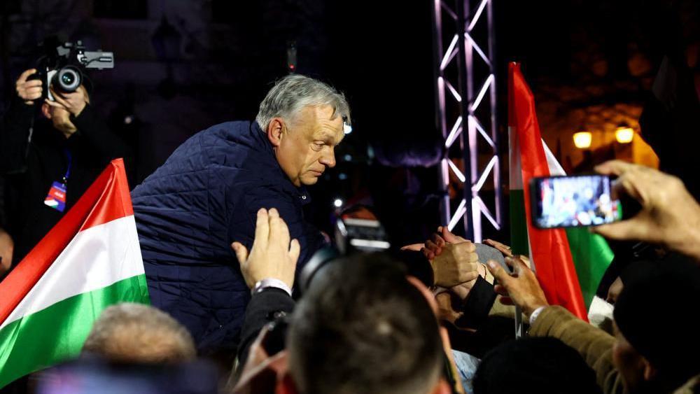 Američka ofanziva: Džej Di Vens u Budimpešti, Donald Tramp mlađi u Banjaluci 2 Orbán at a rally in March