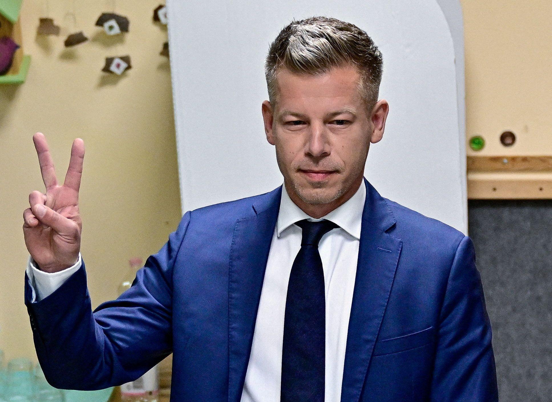 Peter Mađar, lider opozicione partije Tisa, na glasačkom mestu u Budimpešti, 12. april 2026.