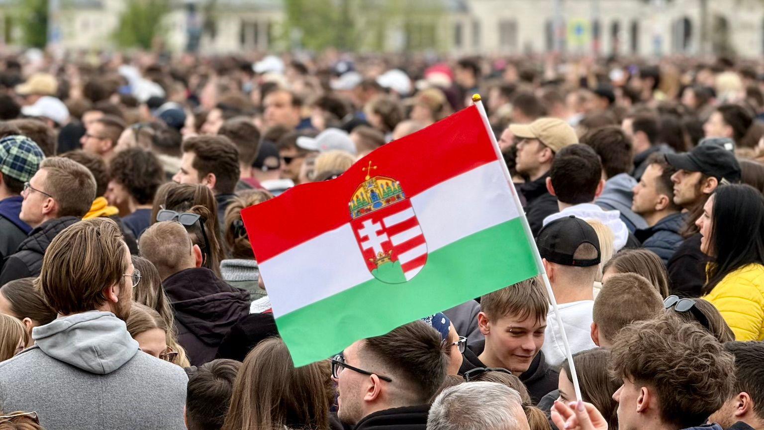 Izbori u Mađarskoj: Politička borba Orbana i Mađara zbog koje se i porodice dele i svađaju 8 Predizborni skup opozicione partije Tisa u Budimpešti
