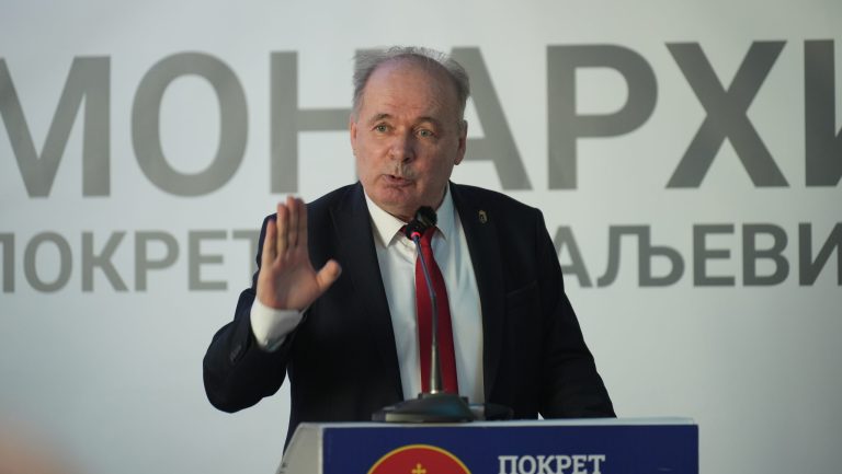 Monarhisti: Vučić da raspiše vanredne parlamentarn