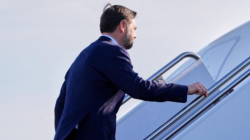 Istorijiski razgovori Vensa i Galibafa moraju da premoste duboko nepoverenje 4 Potpredsednik SAD Džej Di Vens na putu za Islamabad