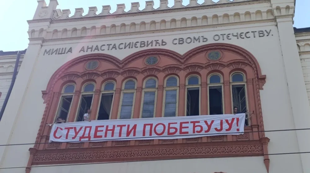U Nišu će se danas lepiti poruke "Studenti pobeđuju!": Biciklijada i šetnja kroz grad 1