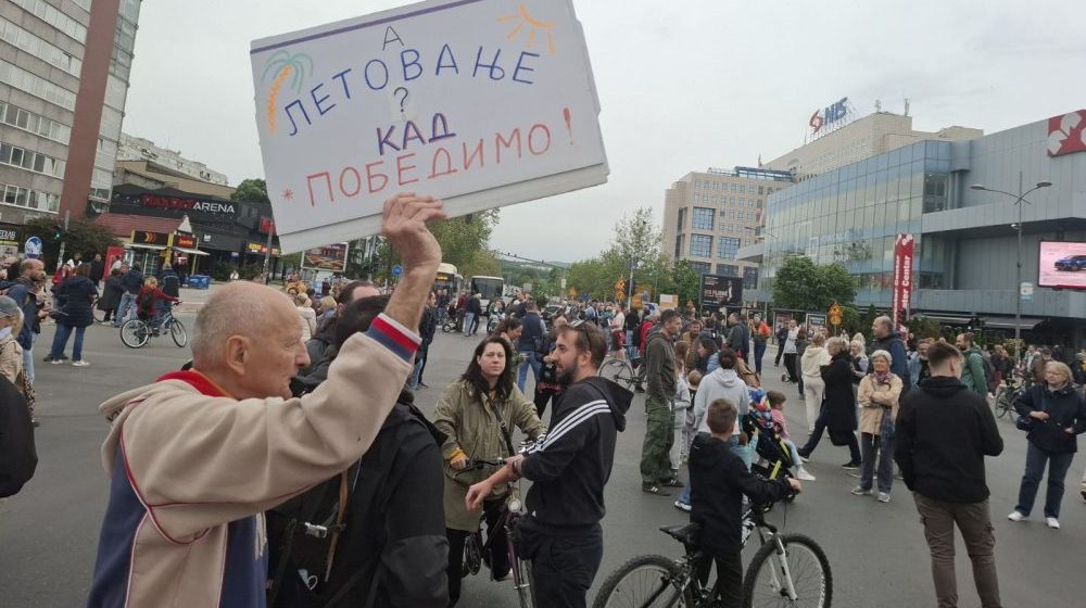 Novosadski zborovi na raskrsnici: Blokada od 22 minuta za 22 dana pritvora aktivista 1