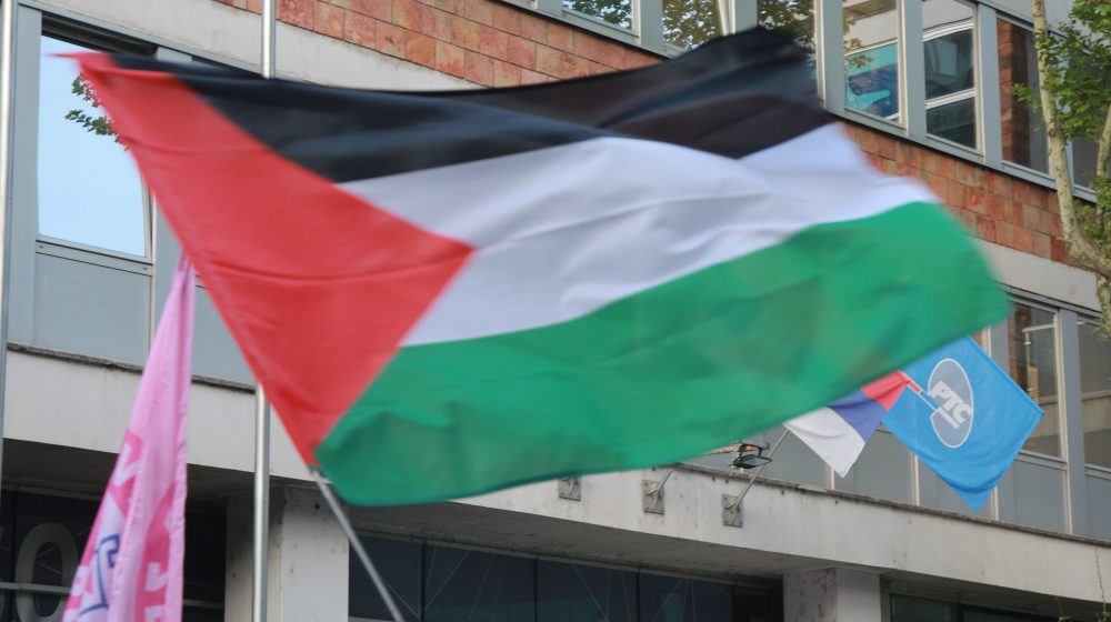 Britanija, Francuska i druge zemlje uvele nove sankcije izraelskim naseljenicima na Zapadnoj obali: Napadaju Palestinu 9