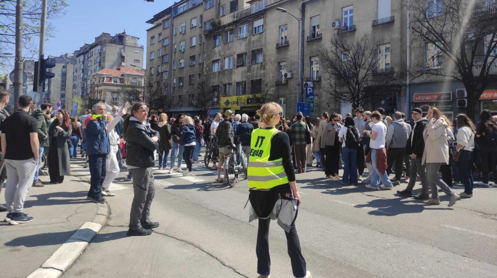 Studenti i Rektor Đokić položili venac na grob Žarka Marinovića, povodom Dana studenata (FOTO, VIDEO) 1