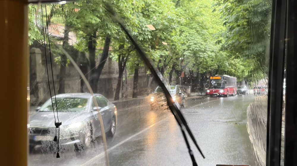Hitno upozorenje: RHMZ objavio gde se očekuju pljuskovi i grad 10