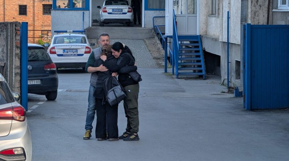 Privedeni aktivisti u Zrenjaninu: Devojku odveli u stanicu jer nema ličnu kartu, tamo je skinuli do gole kože 1