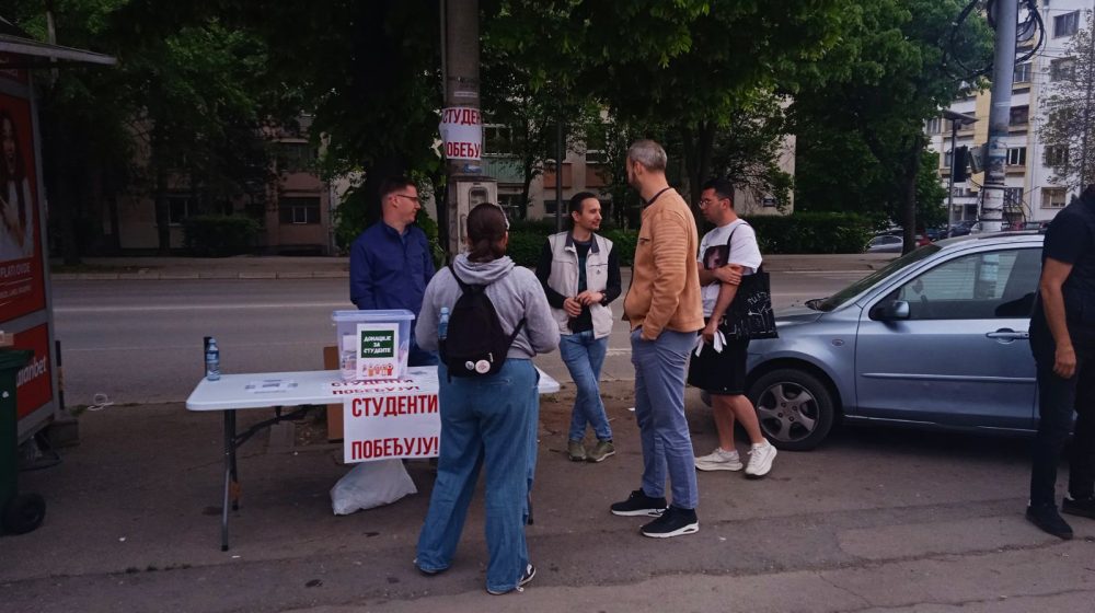 Više od 70.000 nalepnica „Studenti pobeđuju“ podeljeno u Nišu, nije bilo incidenata 1