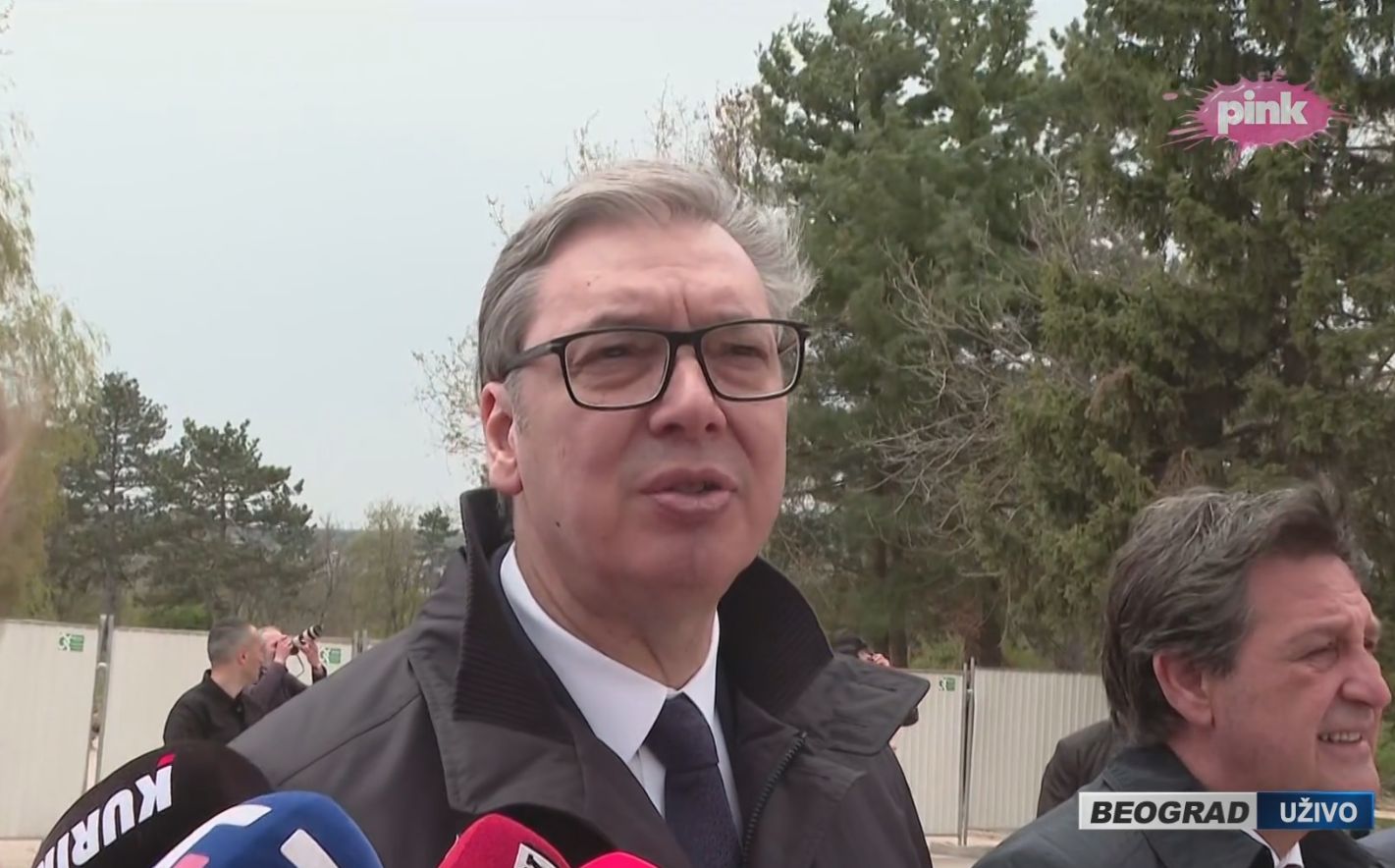 Vučić u kasarni "Kobri" komentarisao Skupštinu, Tadića, Bodirogu... 2 Vučić u kasarni "Kobri" komentarisao Skupštinu, Tadića, Bodirogu... 2