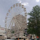 Počeo sa radom pre roka i zauzeo dva i po puta veći prostor od odobrenog: Panoramski točak u Kragujevcu „zavrteo” i gradsku vlast 5