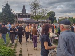 „Paralelni” Đurđevdan u Kragujevcu: Studenti i zborovi obeležili „svoj” Dan grada (FOTO) 6