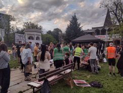 „Paralelni” Đurđevdan u Kragujevcu: Studenti i zborovi obeležili „svoj” Dan grada (FOTO) 7