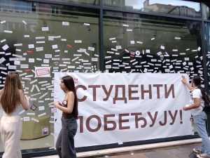 Protest na Slaviji: Skup završen, jake policijske snage čuvale Pionirski park (VIDEO DRON) 5