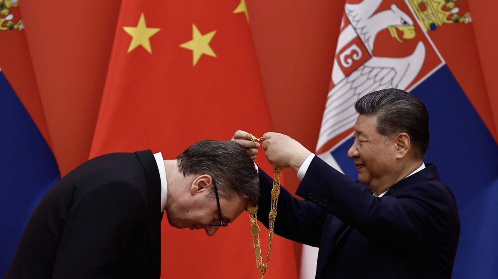 Vučić u zemlji čuda 1