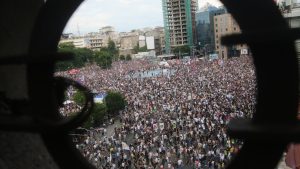 Koga "gađaju" studenti i šta govore istraživanja javnog mnjenja? 4 Koga "gađaju" studenti i šta govore istraživanja javnog mnjenja? 3