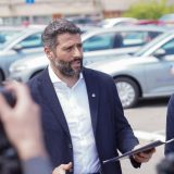 Šapić na primopredaji 20 vozila koje je grad donirao domovima zdravlja za prevoz pacijenata na dijalizu 4