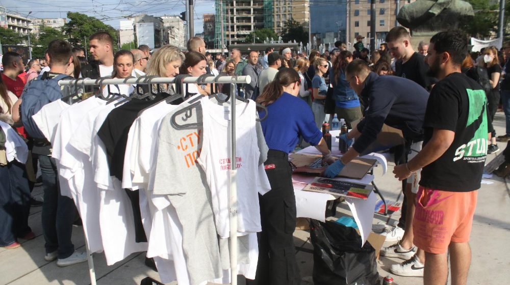 Aktivisti iz zapadne i centralne Srbije zajedno u koloni krenuli na studenstski protest u Beogradu 1