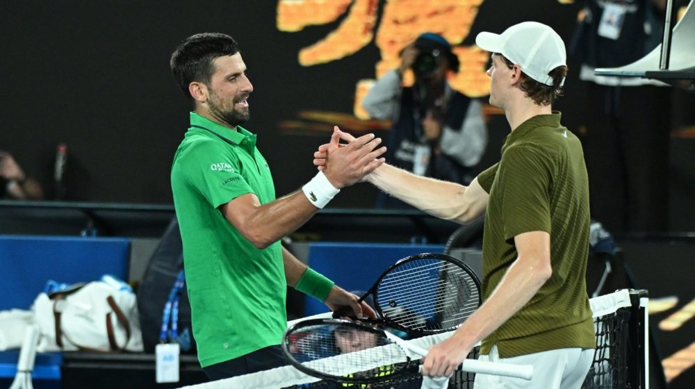 Novak Đoković i Janik Siner, Foto: EPA/JAMES ROSS AUSTRALIA AND NEW ZEALAND OUT