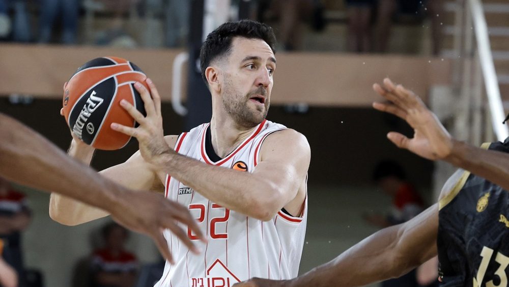 Vasilije Micić blistao na parketu, ali je duel prekinut zbog