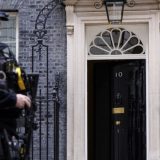 Pala prva ostavka u britanskoj vladi: Sve više poziva da premijer Starmer podnese ostavku, on za sada ne da fotelju 4