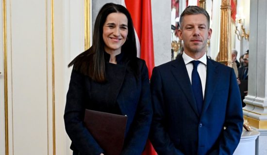 Mađarski nedeljnik: Uoči posete Petera Mađara Parizu opozvan ambasador u toj zemlji, moguća smena i u ambasadi u Beogradu 5