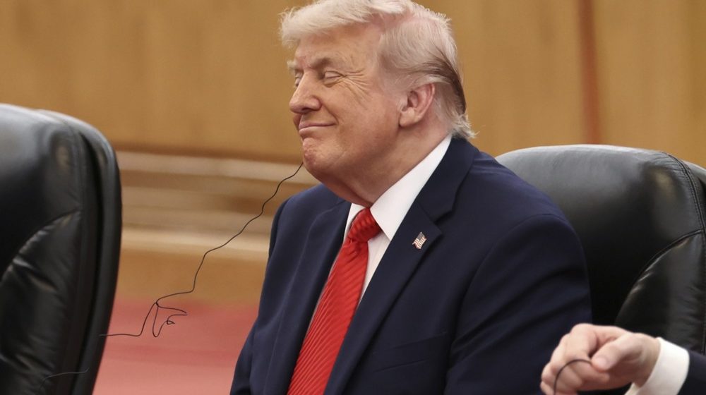 CNN analizira "bizarno ponašanje" Trampa: Dugo se guralo pod tepih, sada se to menja 1