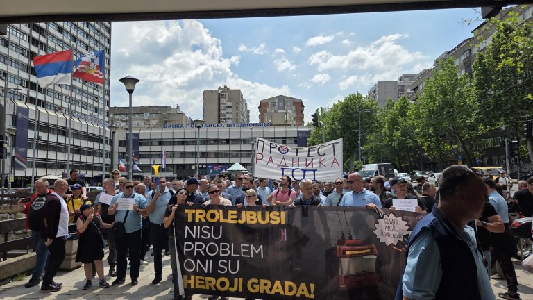 Održan protest za spas GSP-a: Banković pojasnio četiri zahteva zaposlenih (VIDEO)