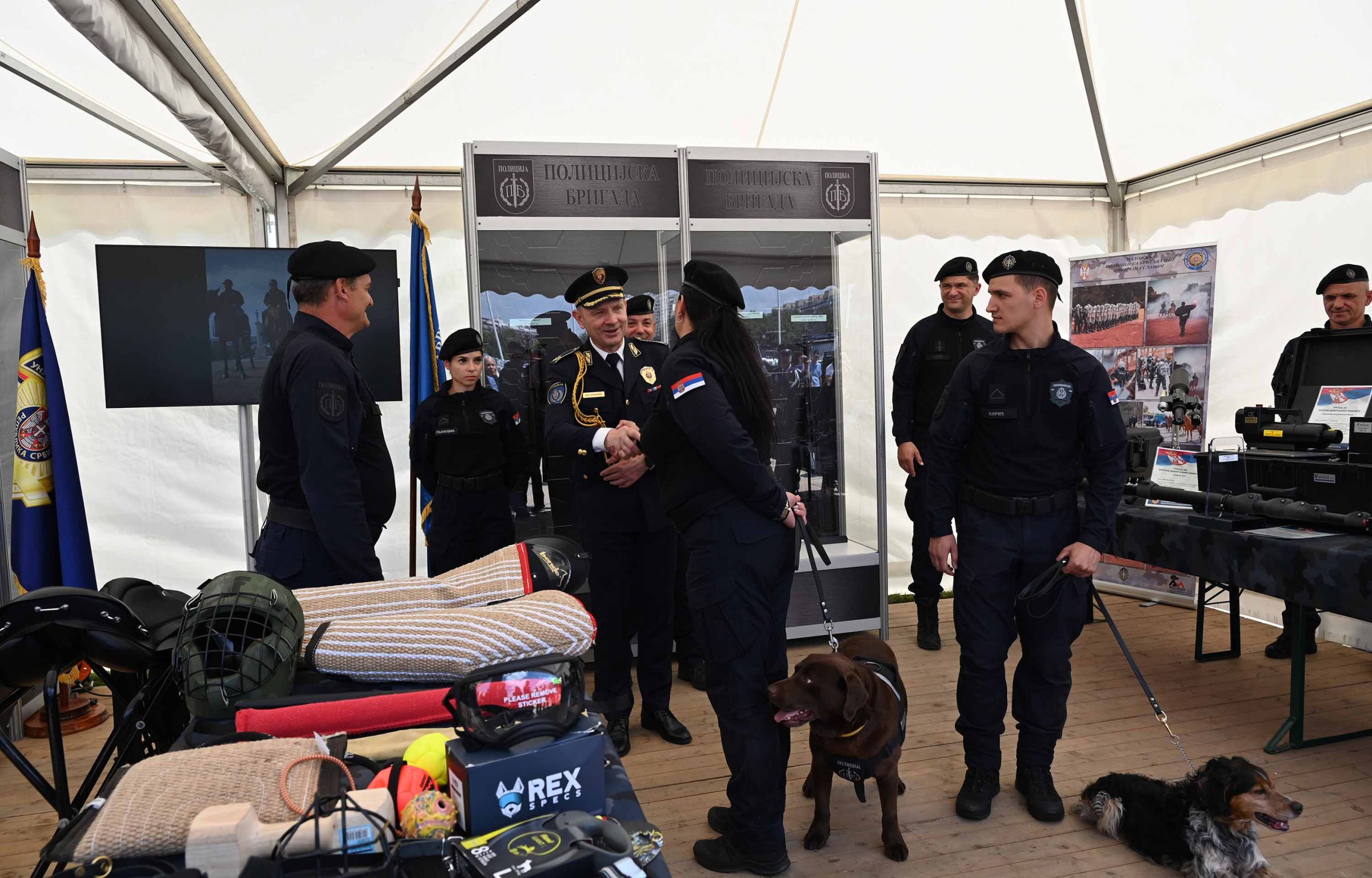 (FOTO) Kako je proslavljen Dan MUP-a i Dan policije u slikama? 10 (FOTO) Kako je proslavljen Dan MUP-a i Dan policije u slikama? 10