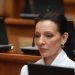 Marinika Tepić u holu Skupštine pokazala dokumenta o Vučićevoj "mreži za upravljanje medijima" 6