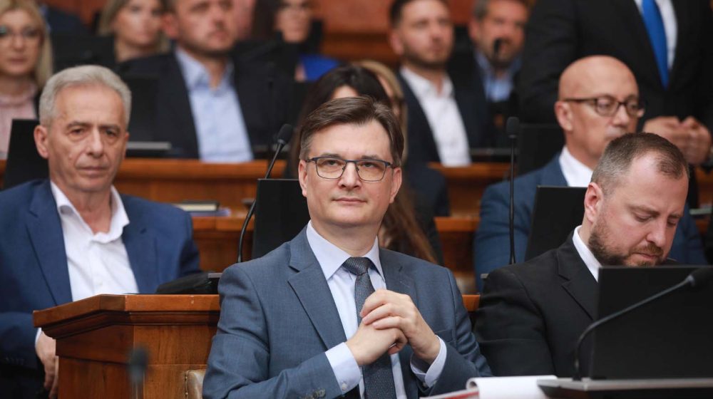 Prva reakcija naprednjaka na procenu Arhiva javnih skupova o broju građana na jučerašnjem SNS mitingu 10