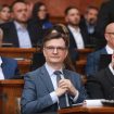 Prva reakcija naprednjaka na procenu Arhiva javnih skupova o broju građana na jučerašnjem SNS mitingu 10