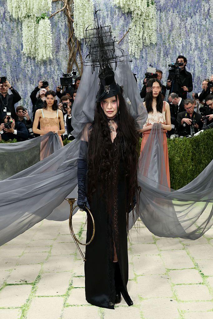Met Gala 2026: Perje, jedrenjak na Madoninoj glavi, Bed Bani kao starac 25 madona