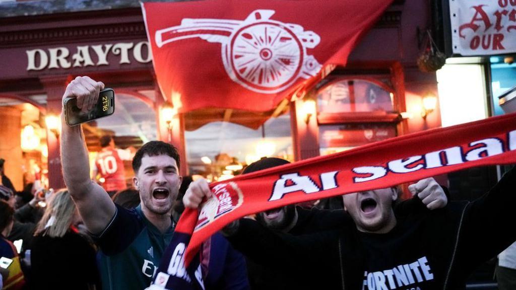 Vatromet i TikTok pesma: Arsenal šampion Premijer lige posle 22 godine 5 arsenal, navijači arsenala