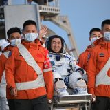 Tri kineska astronauta vratila se na Zemlju posle gotovo sedam meseci u svemiru 3