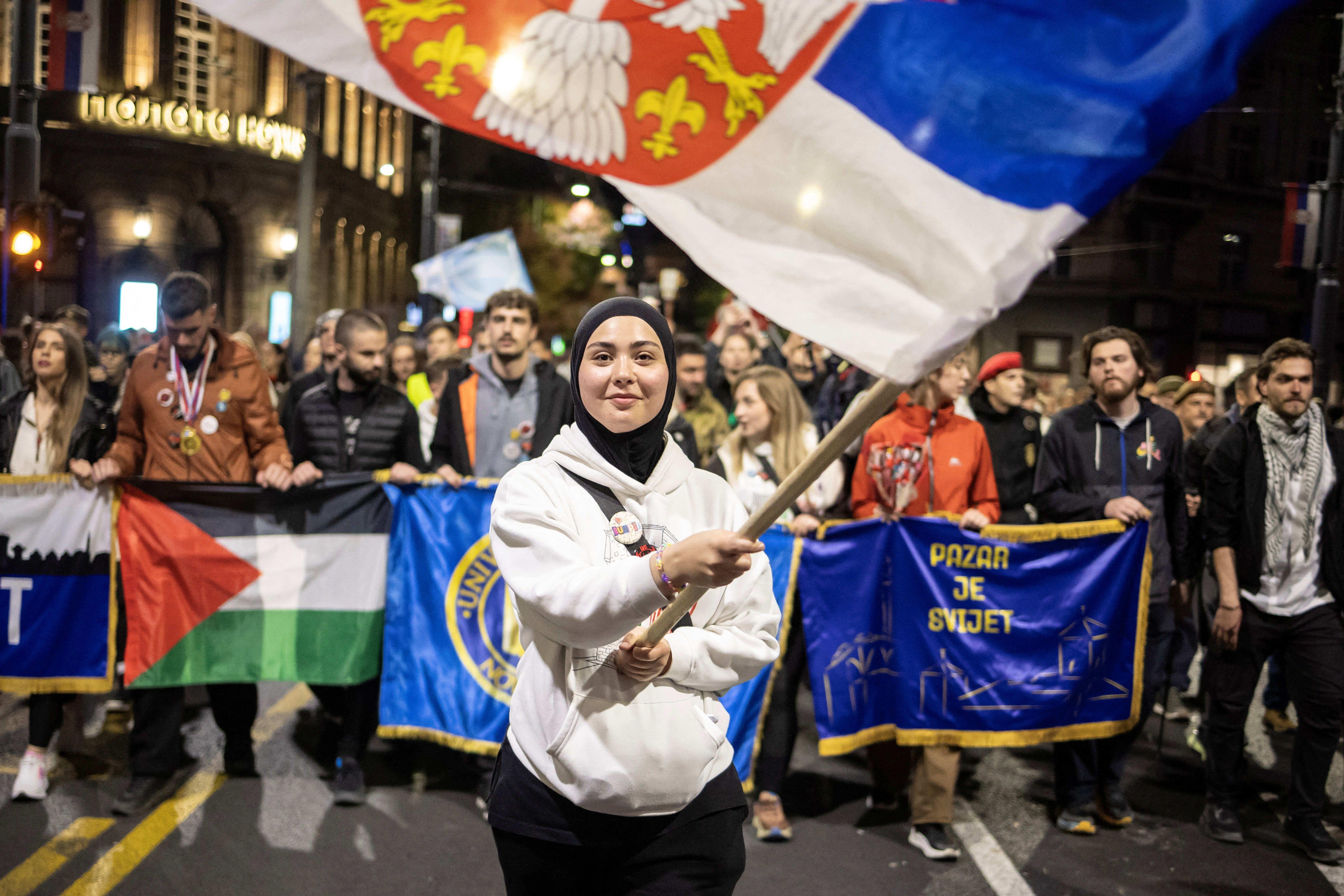 Povratak na Slaviju: Šta očekuju studenti od novog protesta u Beogradu 2 Studenti iz Novog Pazara stižu u Beograd u okviru putovanja koje je prethodilo velikom protestu u Novom Sadu, 28. 10. 2025
