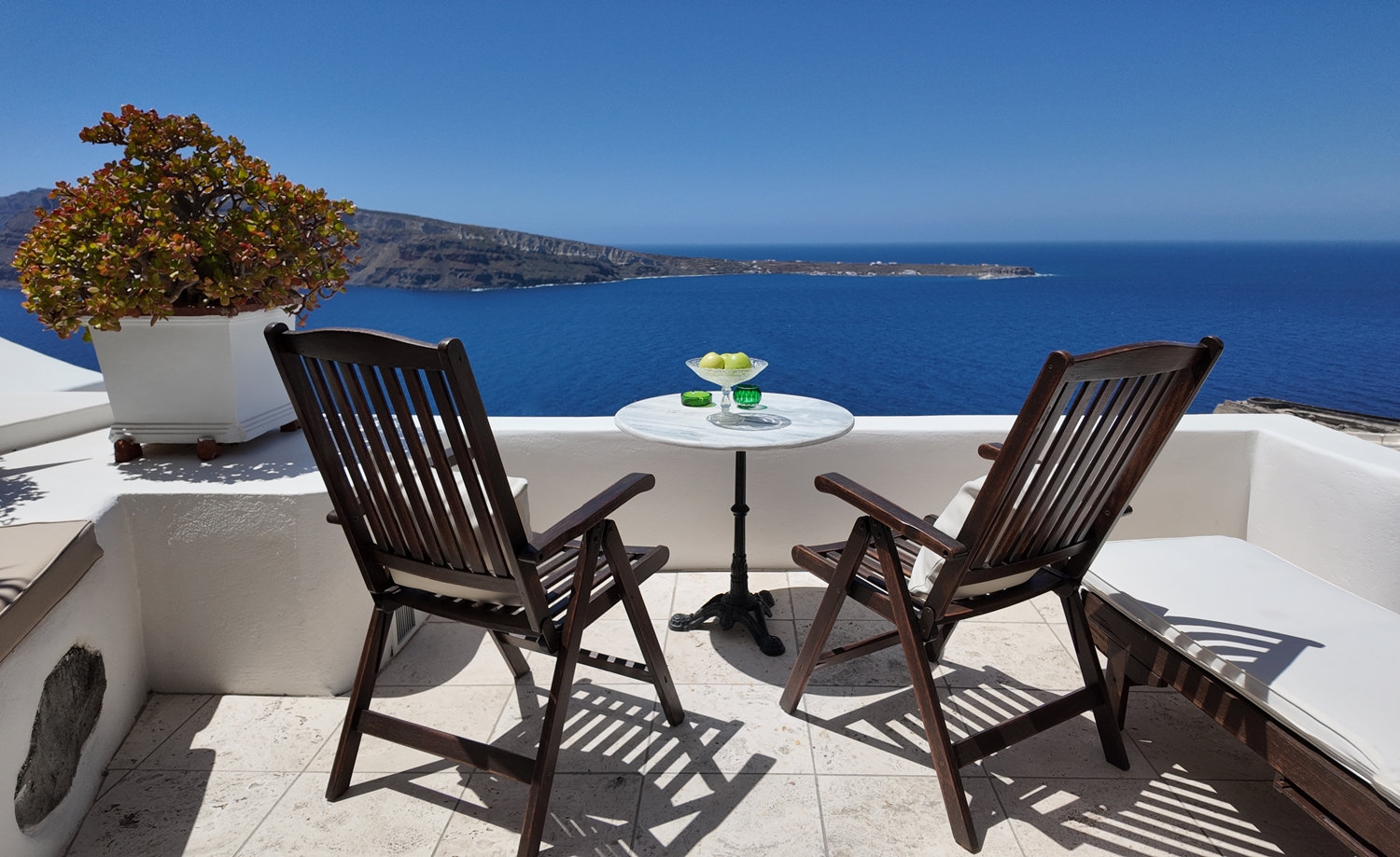 Ostrvo na ivici vulkana: Zašto je Santorini jedno od najlepših mesta Mediterana 4 Ostrvo na ivici vulkana: Zašto je Santorini jedno od najlepših mesta Mediterana 3