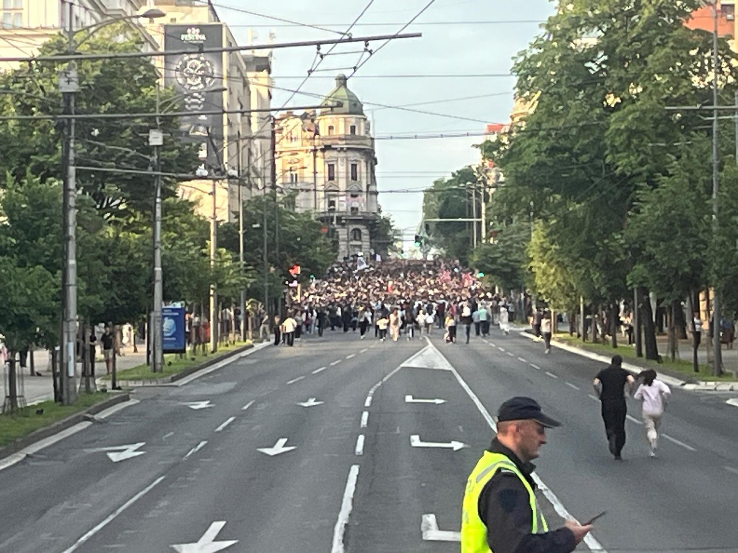 Spasovdanska litija na čelu sa Pojasom Presvete Bogorodice stigla do Hrama Svetog Save 2