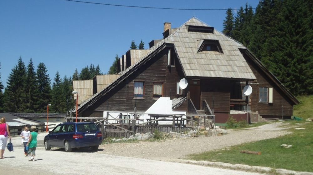 Protiv „izdavanja” gradske imovine privatniku „na čitav vek”: Kragujevčani ne odustaju od „odbrane” Dečijeg odmarališta na Kopaoniku 1