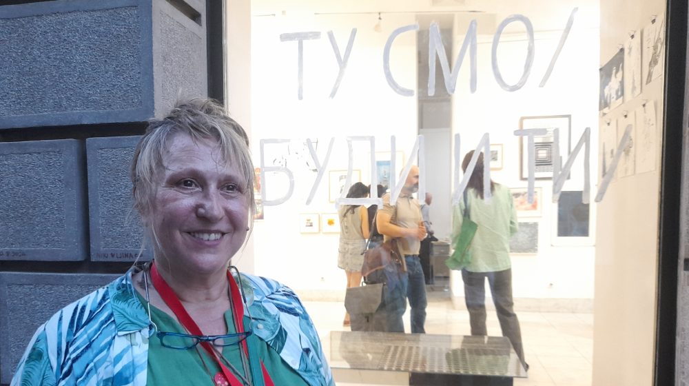 Trpimo represiju, a naš odgovor vlasti je otpor i još veća kreativnost: Otvorena solidarna izložba za spas ULUS-a, radove doniralo preko dvesta umetnika 1