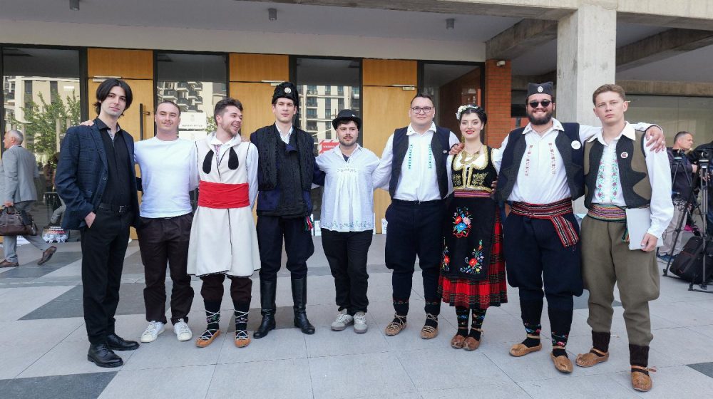 Studenti u nošnjama stigli na suđenje (FOTO, VIDEO) 1