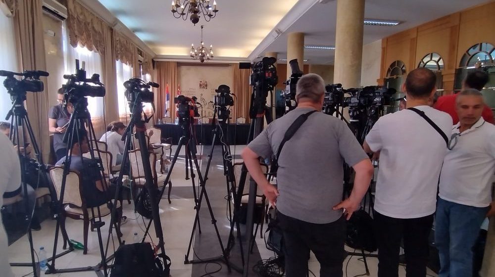 Jedini kriterijum je, izgleda bio, ko je više puta pomenuo reč „blokader”: Urednici kragujevačkih medija o (ne)raspodeli sredstava iz budžeta 1