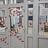 Direktorka Muzičke škole u Kragujevcu pozvala policiju zbog lepljenja nalepnica „Studenti pobeđuju” 4