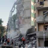 Teška noć za Kijev: Veliki ruski napad, pogođen stambeni soliter, deca među ranjenima 5