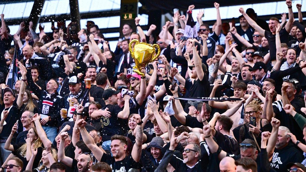 Sezona fudbalskih čuda: Neočekivani šampioni u evropskim ligama 5 Navijači LASK-a