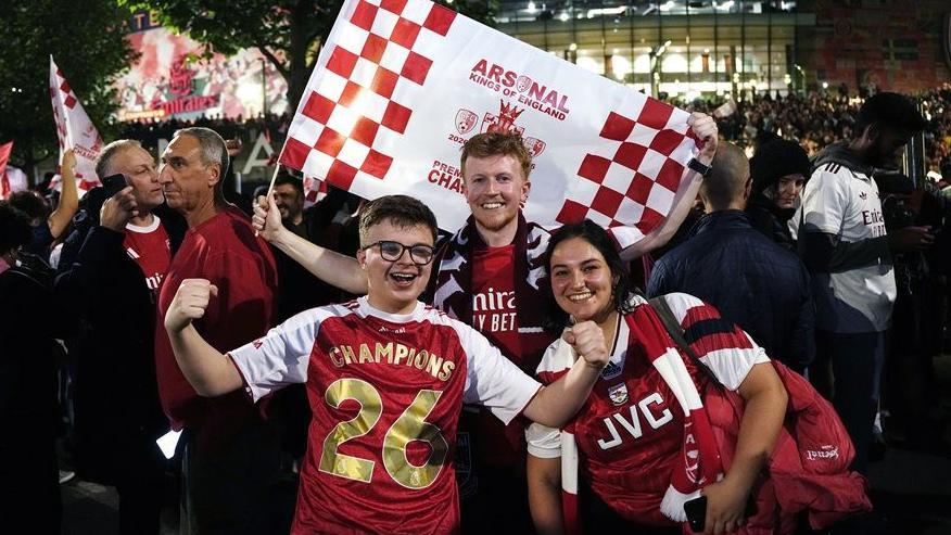 Vatromet i TikTok pesma: Arsenal šampion Premijer lige posle 22 godine 7 arsenal, navijači arsenala