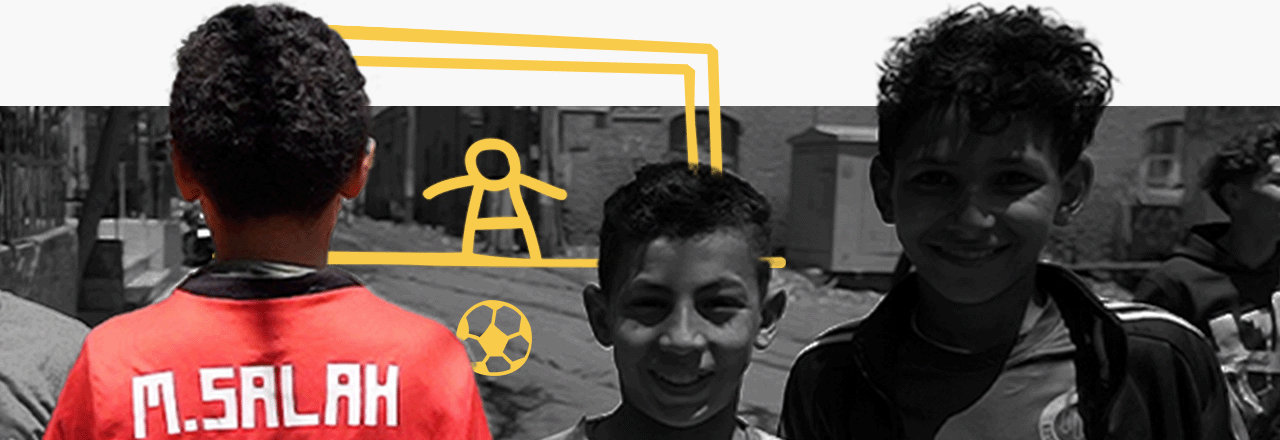Put do uspeha Muhameda Salaha 8 A stylised composite image shows a child from behind, in a short-sleeved red Liverpool jersey with "M Salah" on it, next to two smiling children, with their images turned black and white. In the background, a goalkeeper defending his net has been drawn in gold lines.