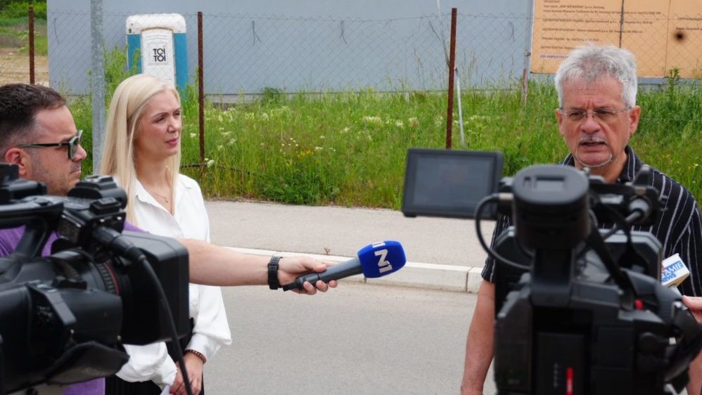Danijel Dašić i Jelena Milošević "Tokom gradnje akva parka u Nišu iz budžeta opljačkano 716 miliona dinara, umešani gradski i SNS funkcioneri": Danijel Dašić i Jelena Milošević pozvali TOK da reaguje 2