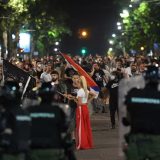 "Bilo je strašno": Aktivistkinja Suzana Jović koju su sedmorica beogradskih policajaca hapsila u Nišu jer je posle protesta na Slaviji "gurala kontejner" 9