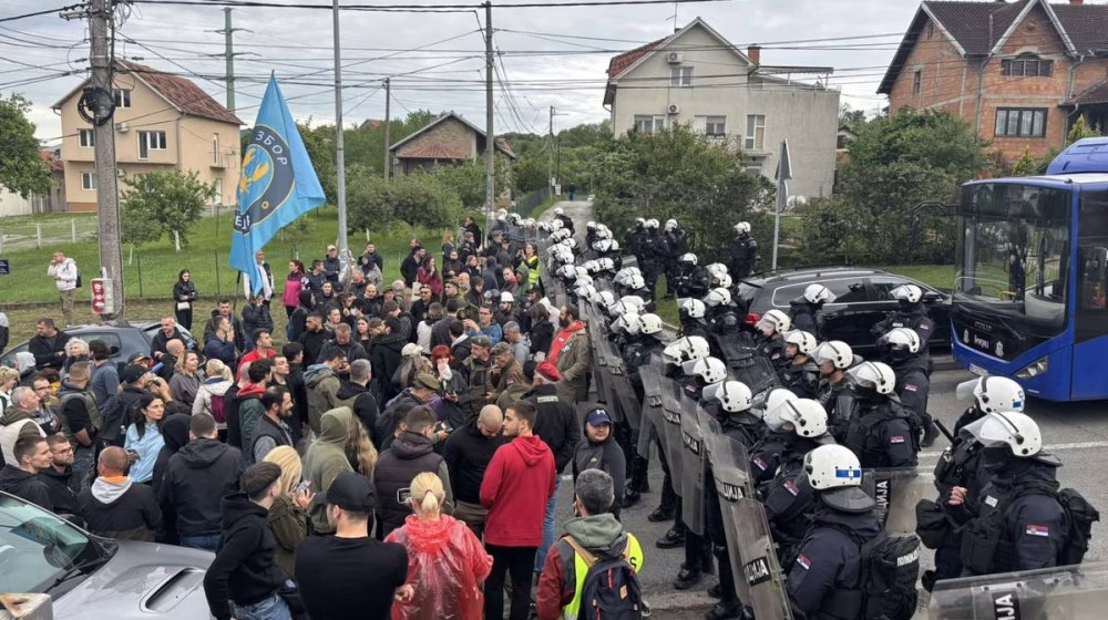 Protest zborova građana u Resniku zbog napada na aktiviste 29. aprila 1