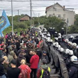 Protest zborova građana u Resniku zbog napada na aktiviste 29. aprila 7